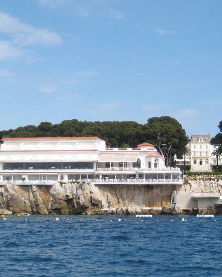 Le Cap d’Antibes vu depuis la mer